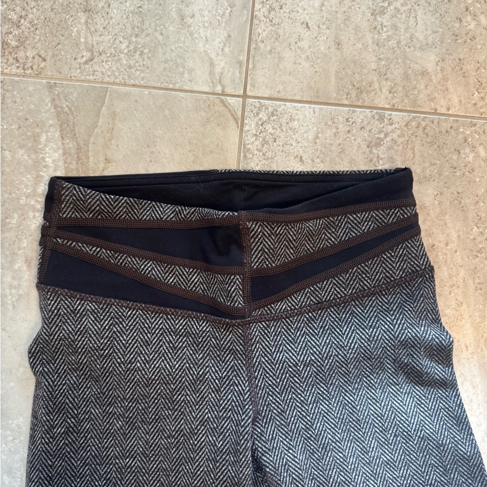 Lulu Lemon Leggings Chevron brown